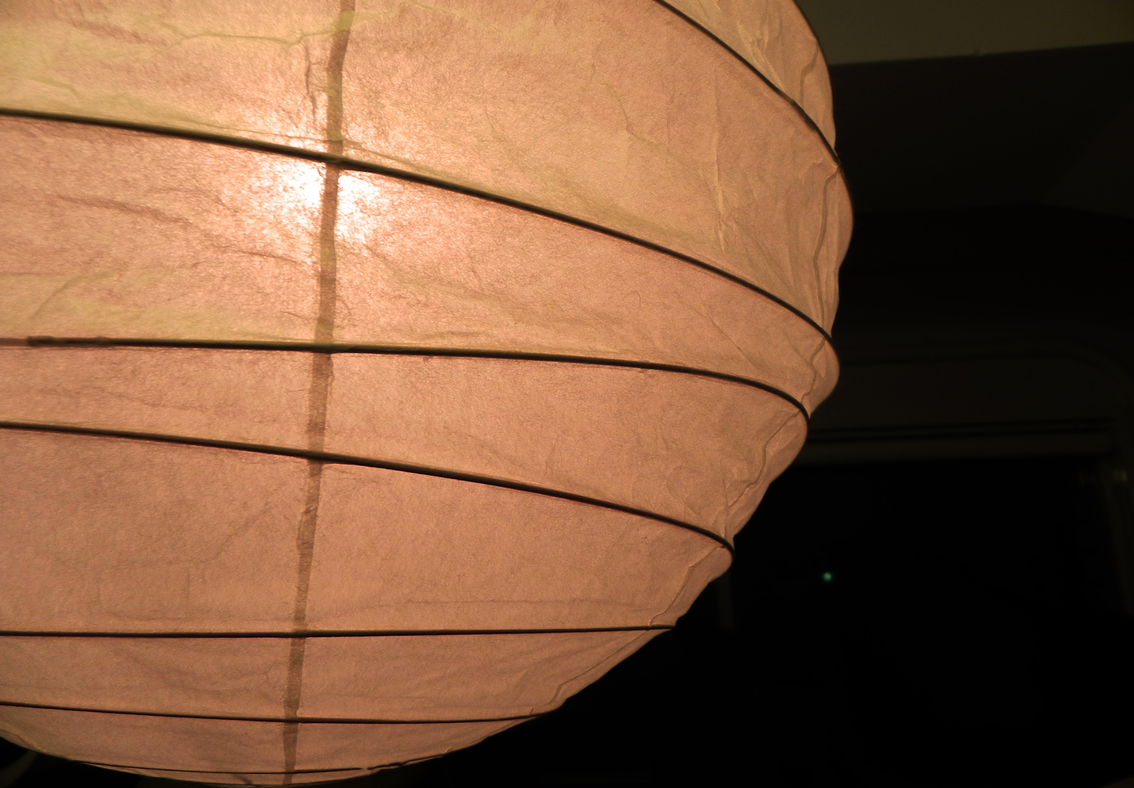 イサム・ノグチによる光の彫刻AKARI(アカリ)と岐阜提灯との関係 | 名作家具とデザインの話