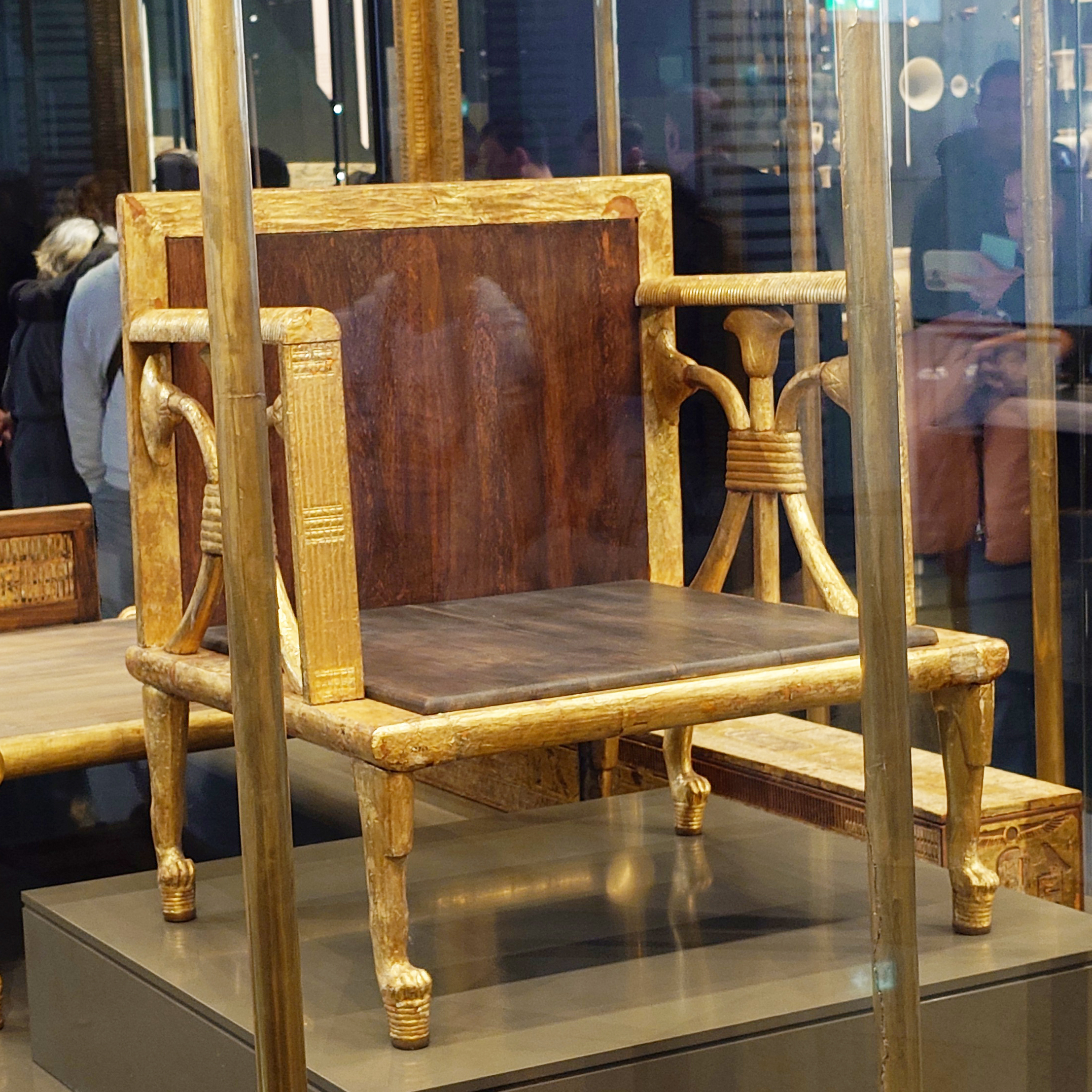 現存する世界最古の椅子